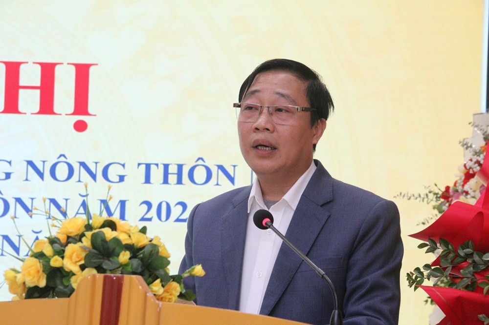 Các đại biểu tham luận tại hội nghị. Các đại biểu tham luận tại hội nghị.