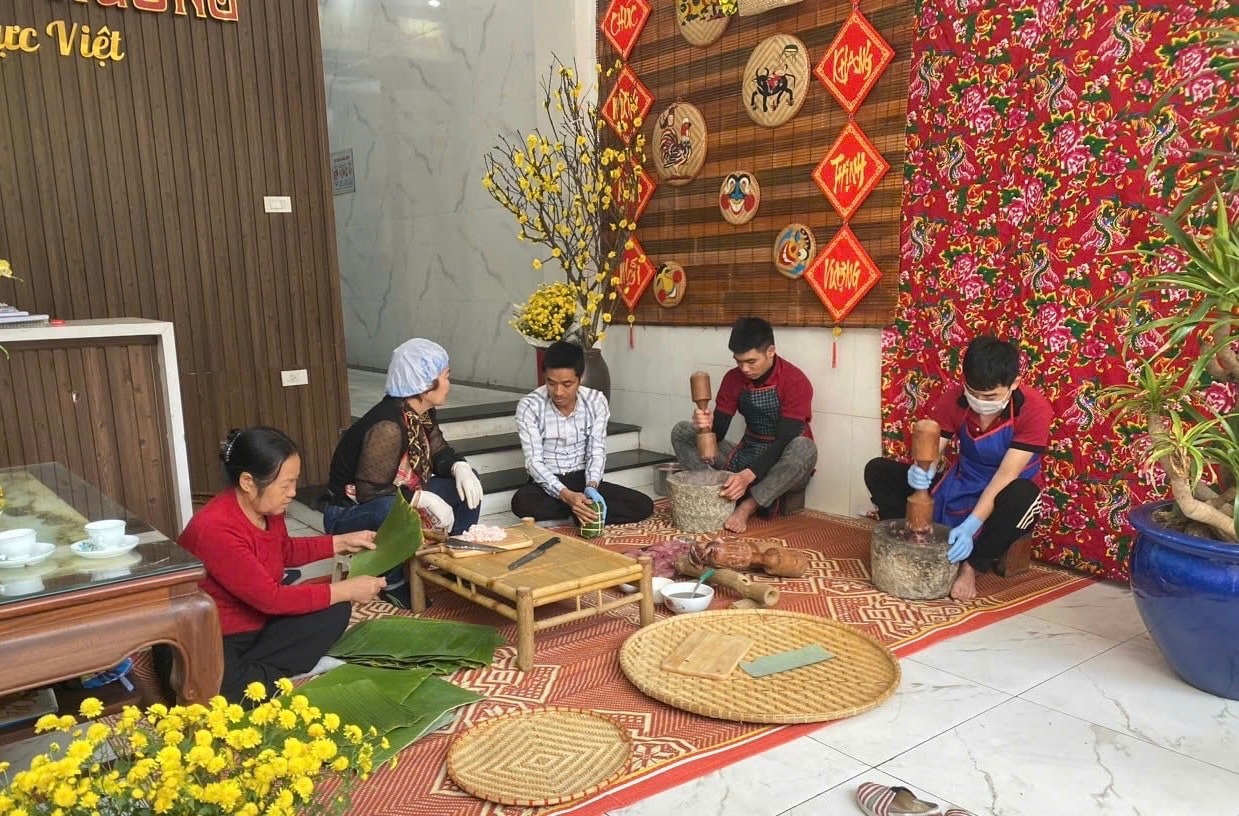 Không gian của “Hội Xuân Ất Tỵ 2025 Triển lãm 300 hình ảnh, hiện vật về “Đảng ta thật là vĩ đại” và “Hội Xuân Ất Tỵ 2025”