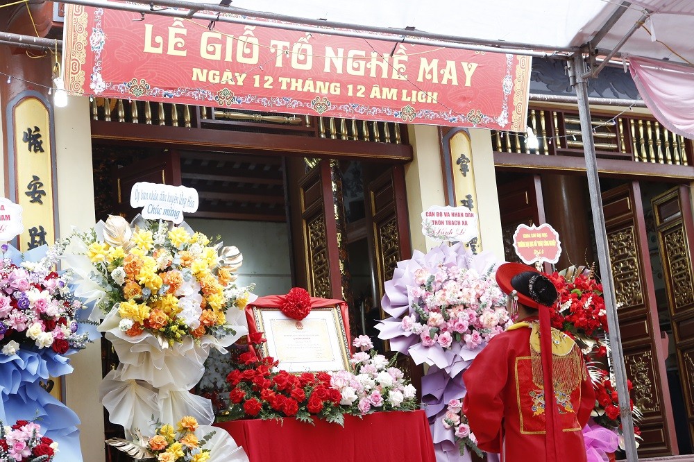 Lễ giỗ tổ nghề may làng Trạch Xá: Tôn vinh nghề truyền thống và gìn giữ bản sắc tinh hoa