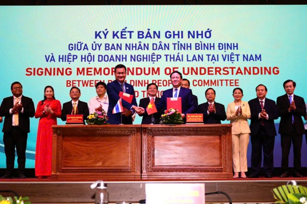 Ký kết Bản ghi nhớ giữa UBND tỉnh Bình Định và Hiệp hội Doanh nghiệp Thái Lan tại Việt Nam  Ký kết Bản ghi nhớ giữa UBND tỉnh Bình Định và Hiệp hội Doanh nghiệp Thái Lan tại Việt Nam