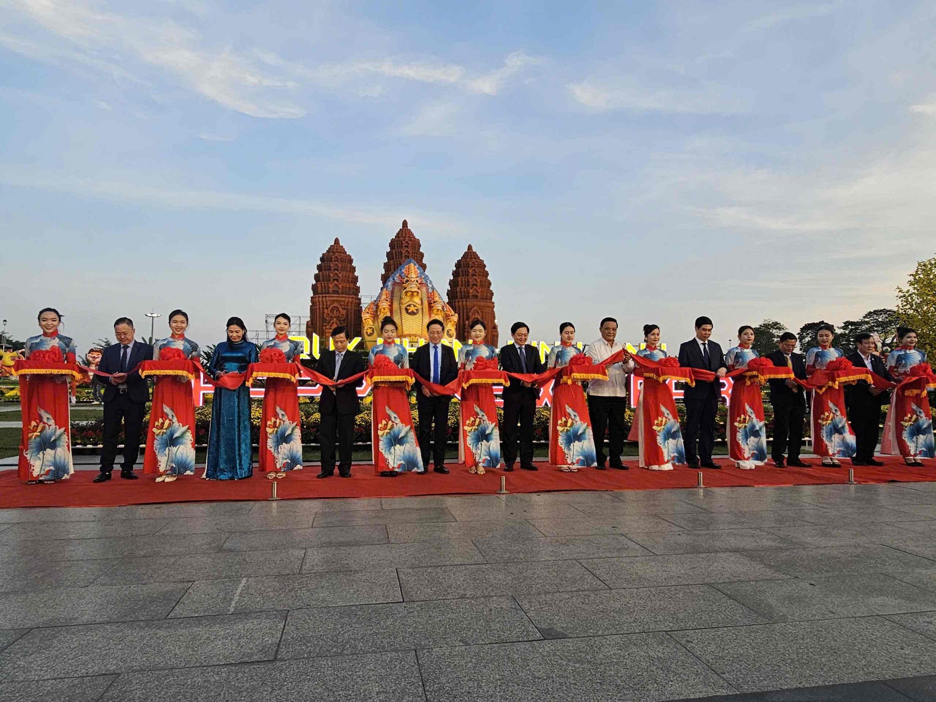 Ấn tượng với cụm linh vật năm Ất Tỵ 2025 tại Bình Định Ấn tượng với cụm linh vật năm Ất Tỵ 2025 tại Bình Định