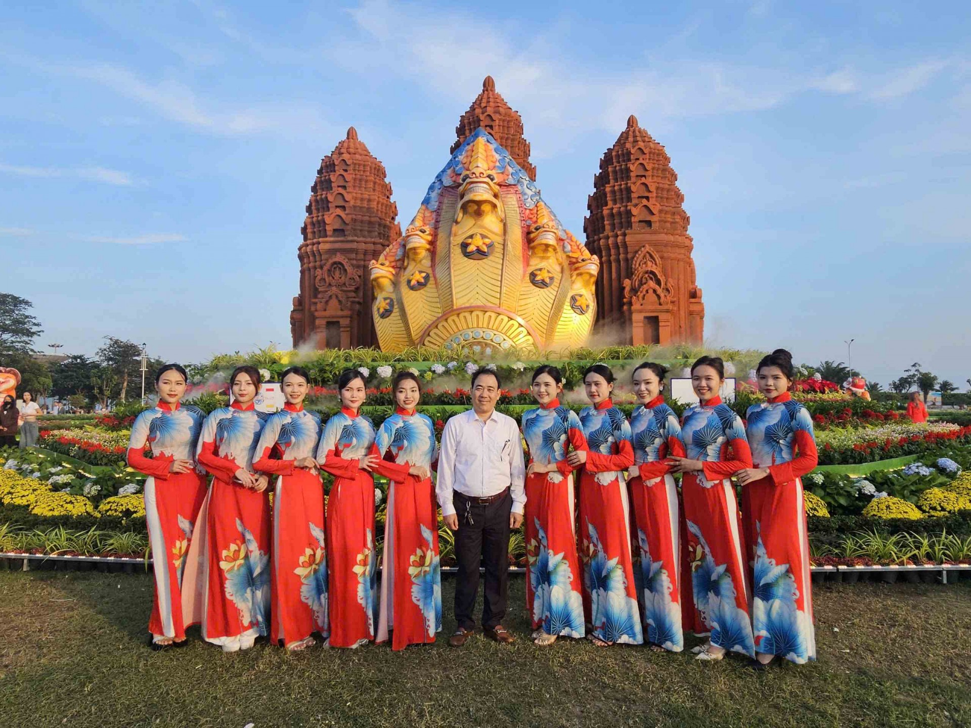 Ấn tượng với cụm linh vật năm Ất Tỵ 2025 tại Bình Định Ấn tượng với cụm linh vật năm Ất Tỵ 2025 tại Bình Định