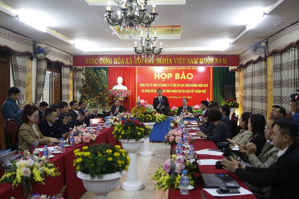 Lễ hội Chùa Hương năm 2025: Điểm đến du lịch, văn hóa, truyền thống Việt Lễ hội Chùa Hương năm 2025: Điểm đến du lịch, văn hóa, truyền thống Việt