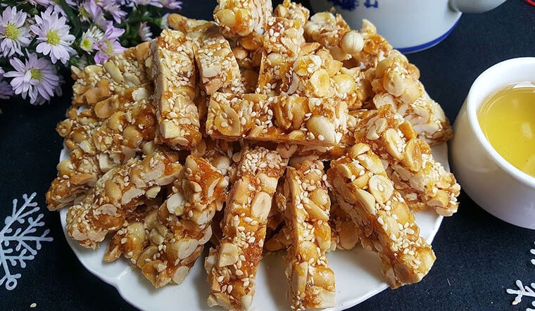 Kẹo lạc Phố Hiến – hương vị quê nhà trên bàn trà ngày tết Kẹo lạc Phố Hiến – hương vị quê nhà trên bàn trà ngày tết
