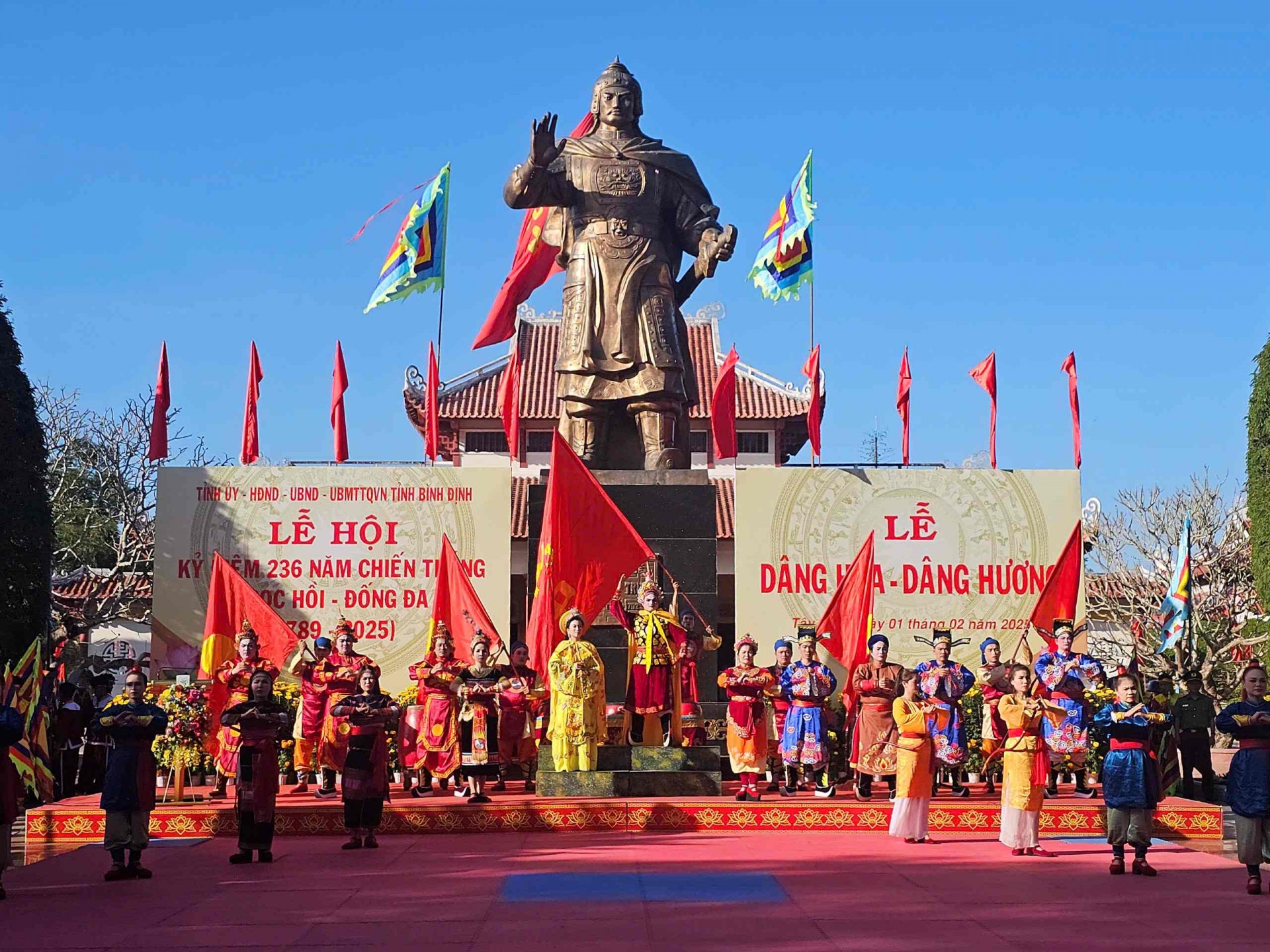 Hàng ngàn du khách trẩy hội Đống Đa Tây Sơn Bình Định