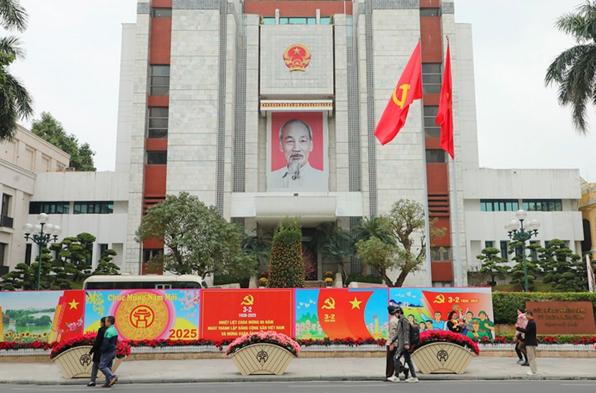 Rực rỡ cờ hoa chào mừng 95 năm Ngày thành lập Đảng Rực rỡ cờ hoa chào mừng 95 năm Ngày thành lập Đảng