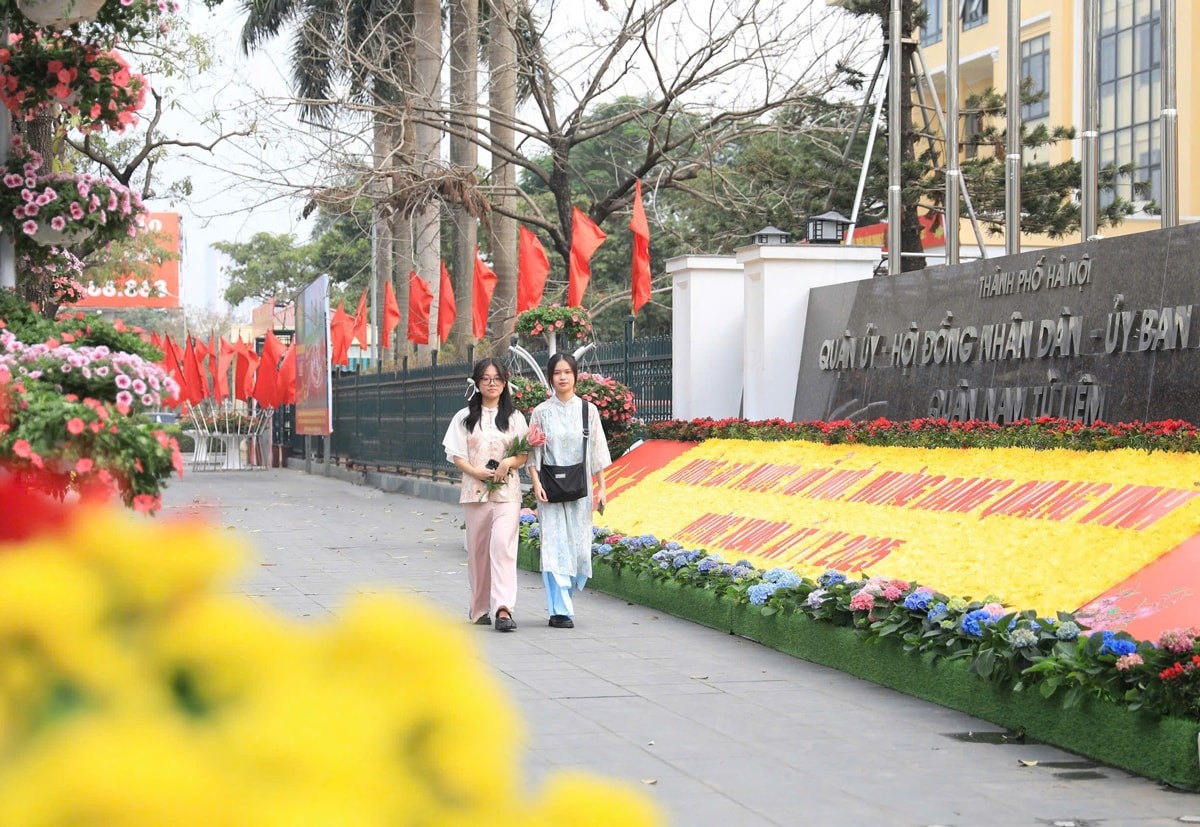 Rực rỡ cờ hoa chào mừng 95 năm Ngày thành lập Đảng Rực rỡ cờ hoa chào mừng 95 năm Ngày thành lập Đảng