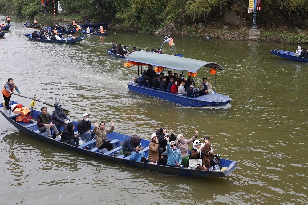 Khai mạc Lễ hội chùa Hương năm 2025: Điểm đến du lịch, văn hóa, truyền thống Việt Khai mạc Lễ hội chùa Hương năm 2025: Điểm đến du lịch, văn hóa, truyền thống Việt