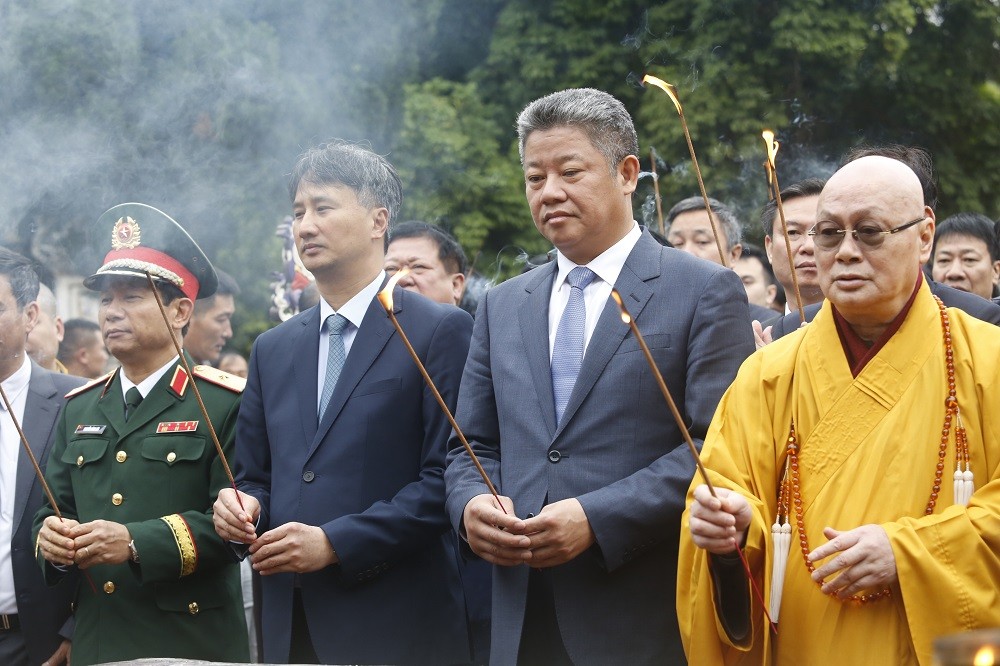 Khai mạc Lễ hội chùa Hương năm 2025: Điểm đến du lịch, văn hóa, truyền thống Việt Khai mạc Lễ hội chùa Hương năm 2025: Điểm đến du lịch, văn hóa, truyền thống Việt