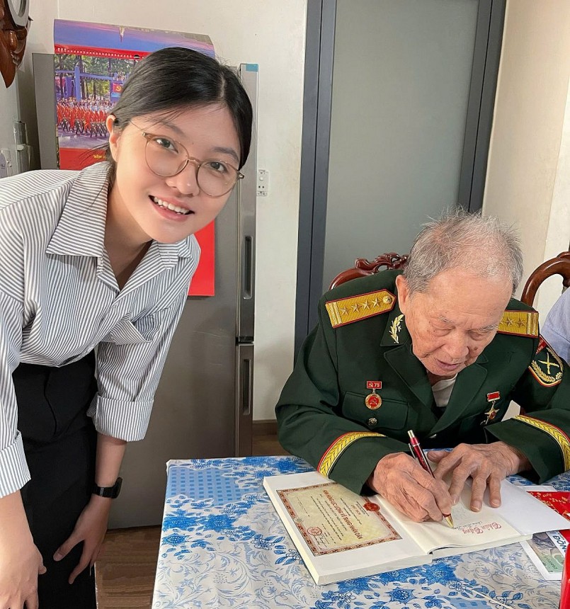 Tạp chí Làng nghề Việt Nam: Lan tỏa tinh thần tri ân, kết nối người trẻ với cựu chiến binh Tạp chí Làng nghề Việt Nam: Lan tỏa tinh thần tri ân, kết nối người trẻ với cựu chiến binh