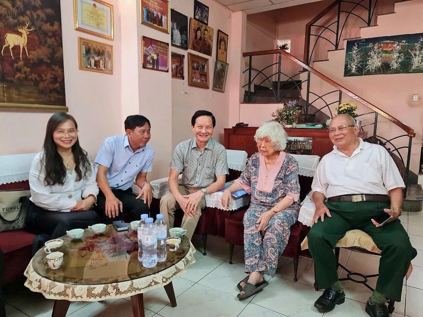 Tạp chí Làng nghề Việt Nam: Lan tỏa tinh thần tri ân, kết nối người trẻ với cựu chiến binh Tạp chí Làng nghề Việt Nam: Lan tỏa tinh thần tri ân, kết nối người trẻ với cựu chiến binh