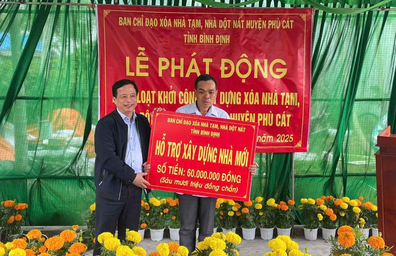 Bình Định triển khai đồng loạt Lễ khởi công xoá nhà tạm, nhà dột nát Bình Định triển khai đồng loạt Lễ khởi công xoá nhà tạm, nhà dột nát