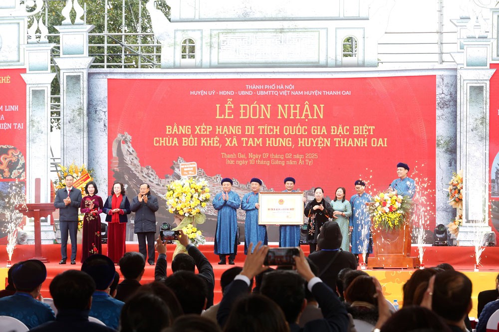 Lãnh đạo huyện Thanh Oai đón nhận Bằng di tích Quốc gia đặc biệt đới với chùa Bối Khê, xã Tam Hưng, huyện Thanh Oai, Thành phố Hà Nội.chùa Bối Khê, xã Tam Hưng, huyện Thanh Oai, Thành phố Hà Nội. Lãnh đạo huyện Thanh Oai đón nhận Bằng di tích Quốc gia đặc biệt đới với chùa Bối Khê, xã Tam Hưng, huyện Thanh Oai, Thành phố Hà Nội.chùa Bối Khê, xã Tam Hưng, huyện Thanh Oai, Thành phố Hà Nội.