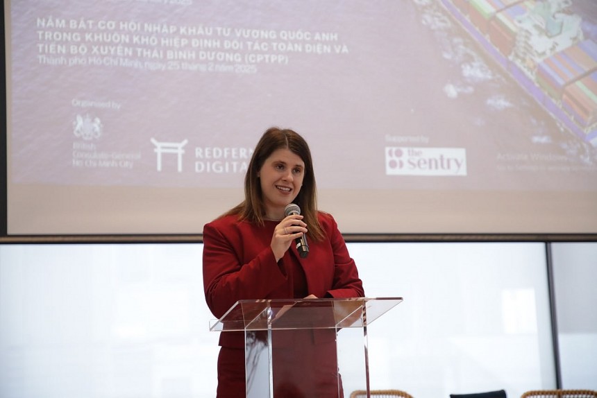 Tổng Lãnh sự Anh tại TP. HCM Alexandra Smith