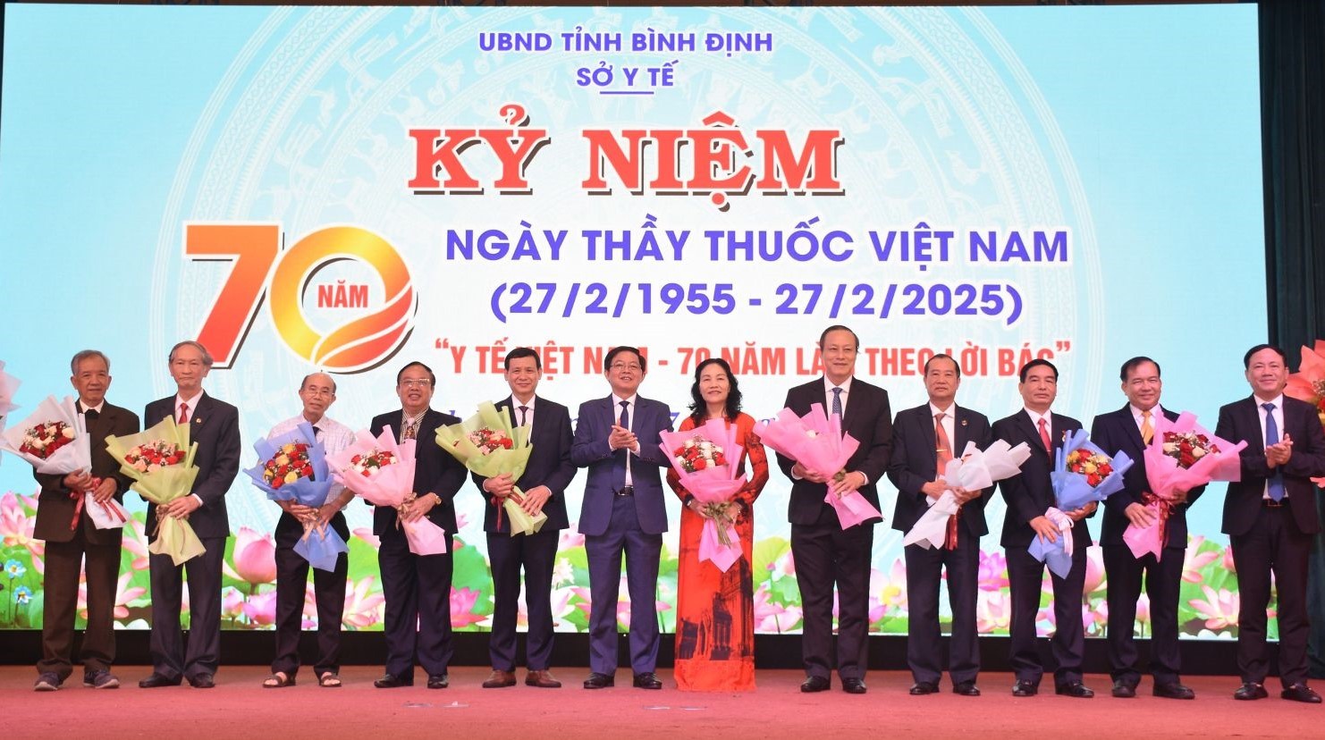 Bình Định vinh danh Thầy thuốc Nhân dân, Thầy thuốc Ưu tú Bình Định vinh danh Thầy thuốc Nhân dân, Thầy thuốc Ưu tú