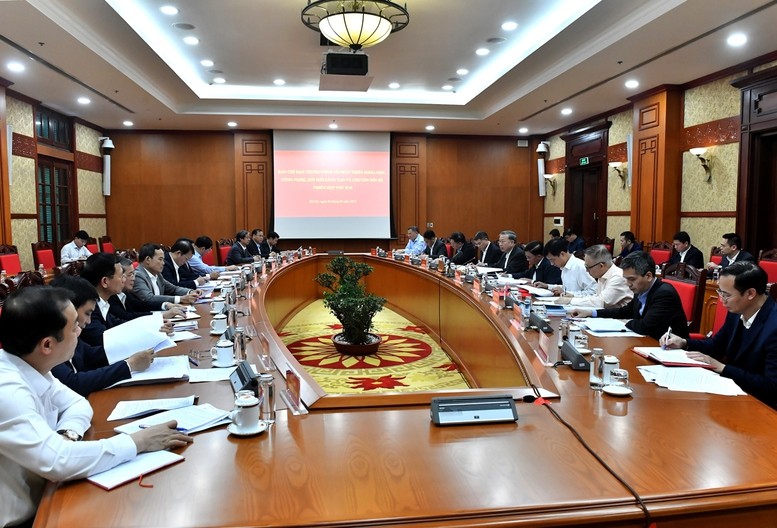 Phiên họp thứ hai của Ban Chỉ đạo Trung ương về phát triển khoa học, công nghệ, đổi mới sáng tạo và chuyển đổi số - Ảnh: VGP/Nguyễn Hoàng Phiên họp thứ hai của Ban Chỉ đạo Trung ương về phát triển khoa học, công nghệ, đổi mới sáng tạo và chuyển đổi số - Ảnh: VGP/Nguyễn Hoàng