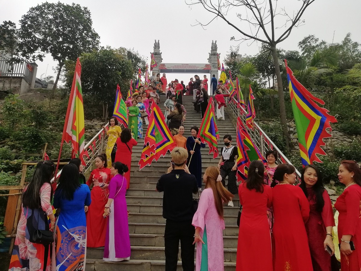 Lễ hội đền Hai Bà Trưng: Khi lòng biết ơn đi vào văn hóa truyền thống
