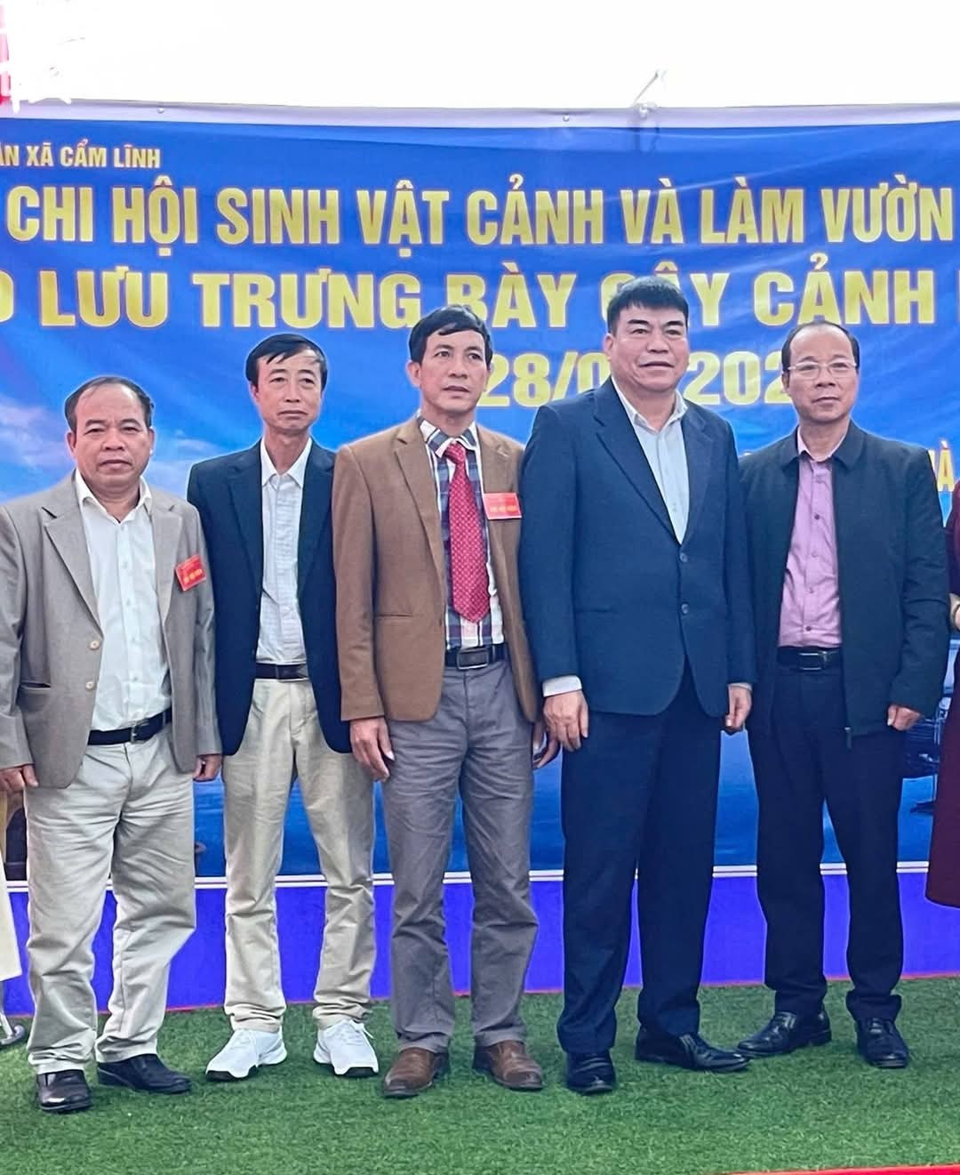 Chi hội sinh vật cảnh và làm vườn xã Cẩm Lĩnh góp phần tích cực xây dựng nông thôn mới