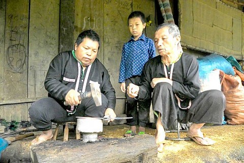 Điện Biên: Giữ lửa cho nghề rèn của người Mông