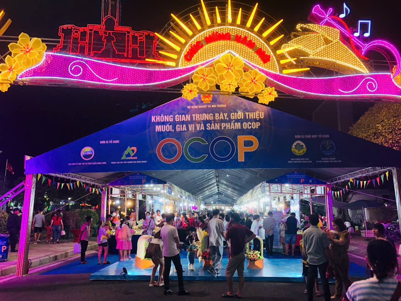 Không gian trưng bài Muối, gia vị và sản phẩm Ocop do Bộ Nông nghiệp và Muôi trườn