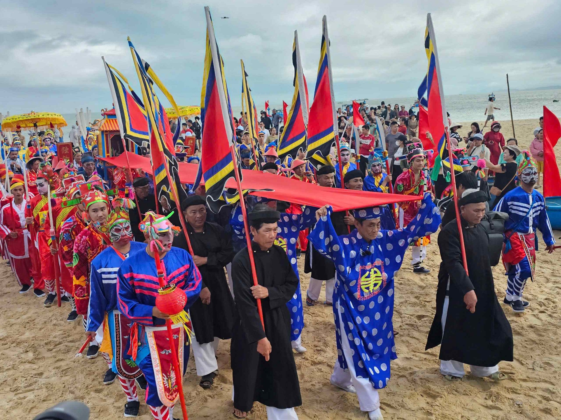 Bình Định: Lễ hội Cầu ngư vạn chài ở Nhơn Hải mang đậm bản sắc văn hóa đặc trưng của ngư dân miền biển Bình Định: Lễ hội Cầu ngư vạn chài ở Nhơn Hải mang đậm bản sắc văn hóa đặc trưng của ngư dân miền biển