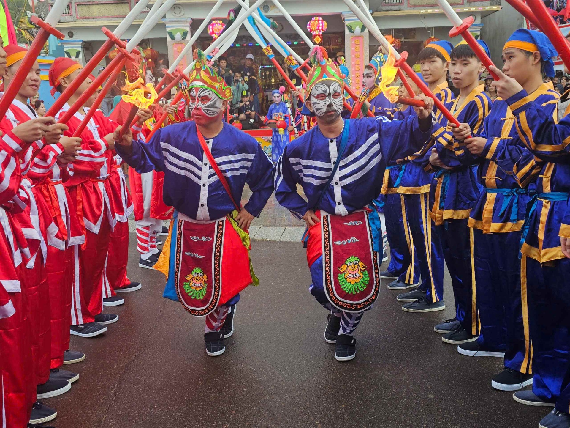 Bình Định: Lễ hội Cầu ngư vạn chài ở Nhơn Hải mang đậm bản sắc văn hóa đặc trưng của ngư dân miền biển Bình Định: Lễ hội Cầu ngư vạn chài ở Nhơn Hải mang đậm bản sắc văn hóa đặc trưng của ngư dân miền biển