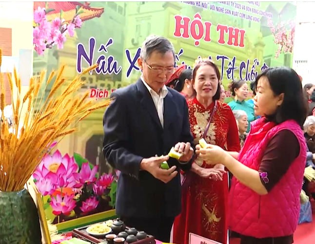 Hà Nội: Công nhận Cốm làng Vòng là nghề truyền thống Hà Nội Hà Nội: Công nhận Cốm làng Vòng là nghề truyền thống Hà Nội