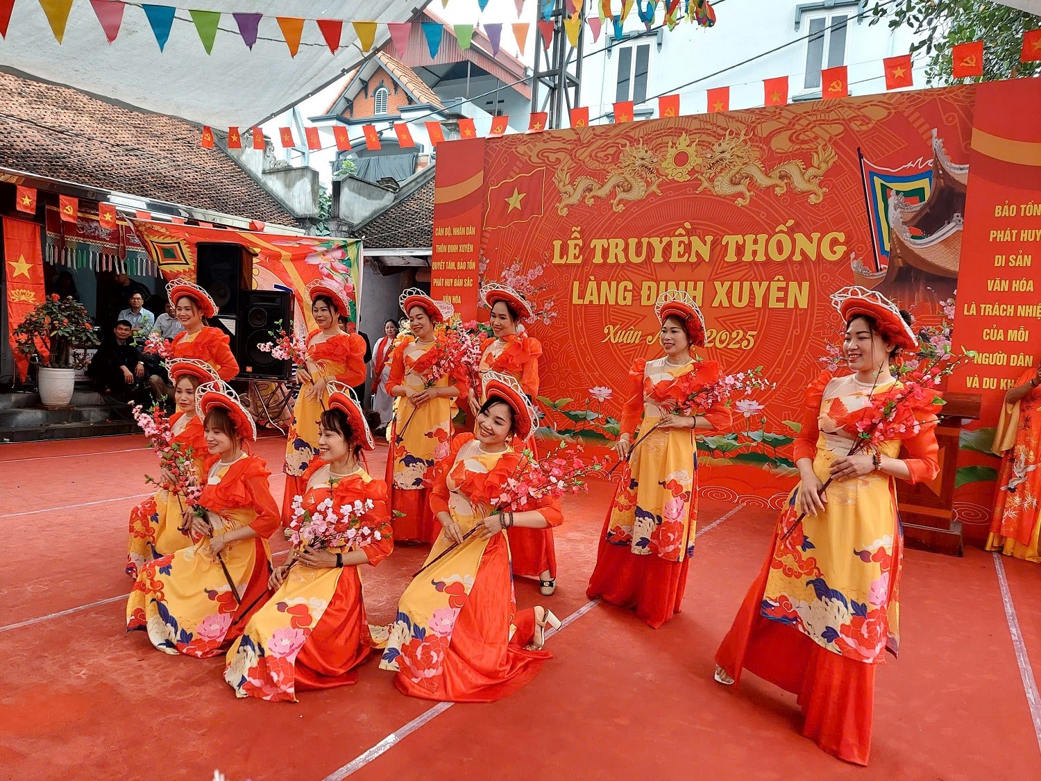 Lễ hội truyền thống thôn Đinh Xuyên (Hà Nội): Hành trình trở về cội nguồn văn hóa Lễ hội truyền thống thôn Đinh Xuyên (Hà Nội): Hành trình trở về cội nguồn văn hóa