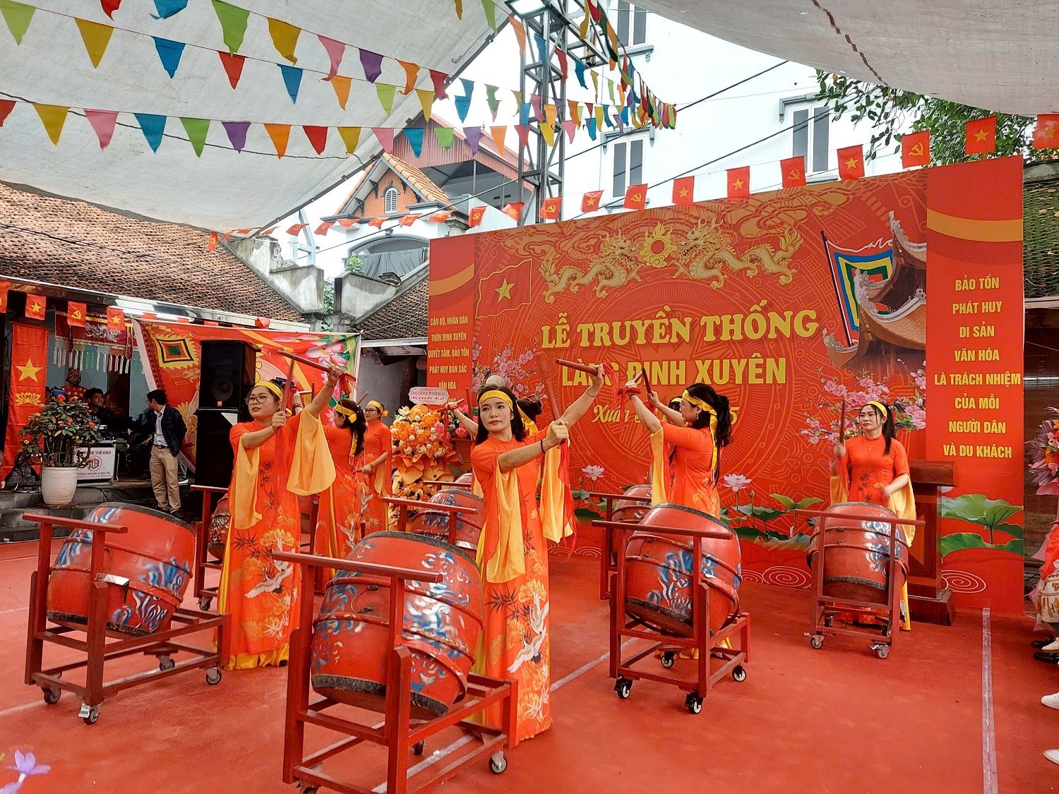 Lễ hội truyền thống thôn Đinh Xuyên (Hà Nội): Hành trình trở về cội nguồn văn hóa Lễ hội truyền thống thôn Đinh Xuyên (Hà Nội): Hành trình trở về cội nguồn văn hóa