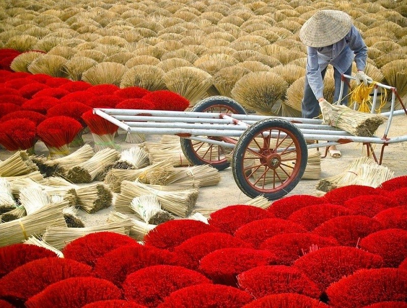 Làng Hương Thủy Xuân – Vẻ đẹp truyền thống giữa lòng Huế Làng Hương Thủy Xuân – Vẻ đẹp truyền thống giữa lòng Huế