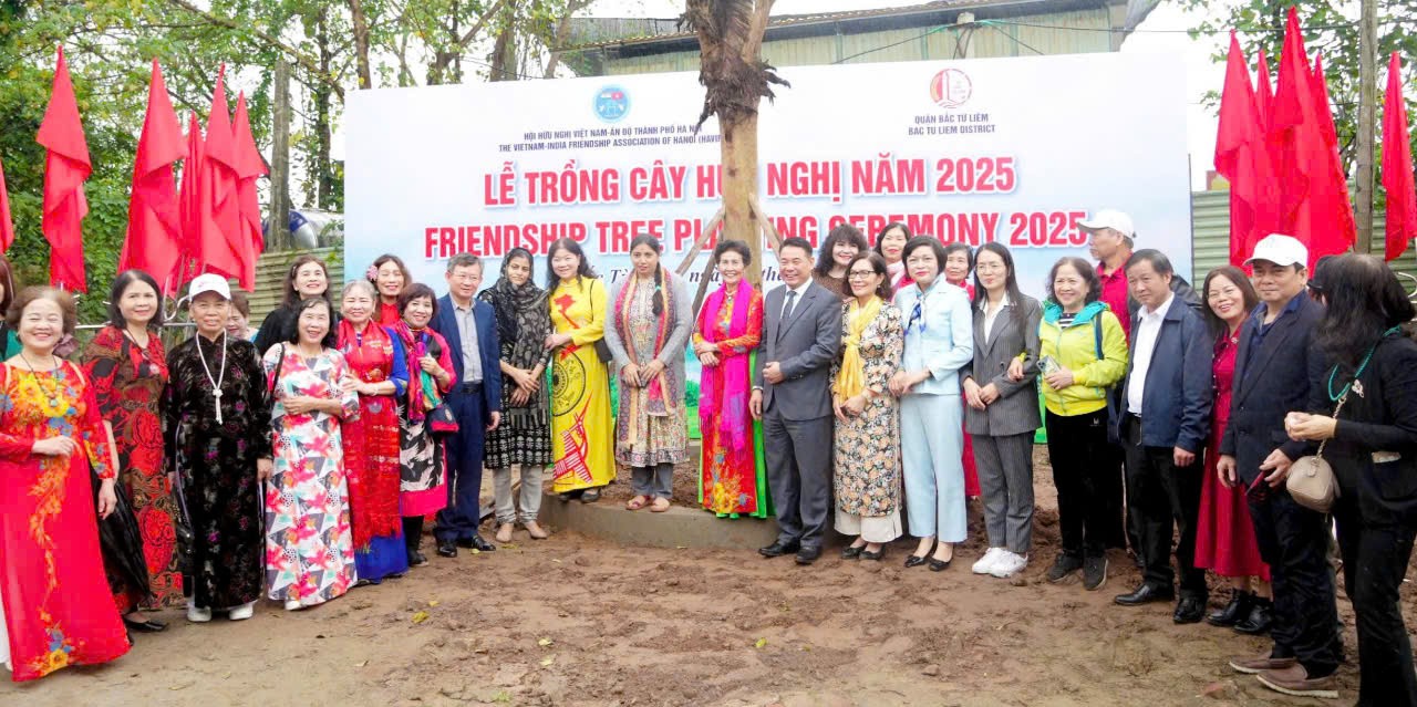 Hội hữu nghị Việt Nam - Ấn Độ TP.Hà Nội tổ chức Lễ trồng cây hữu nghị tại Bắc Từ liêm. Hội hữu nghị Việt Nam - Ấn Độ TP.Hà Nội tổ chức Lễ trồng cây hữu nghị tại Bắc Từ liêm.