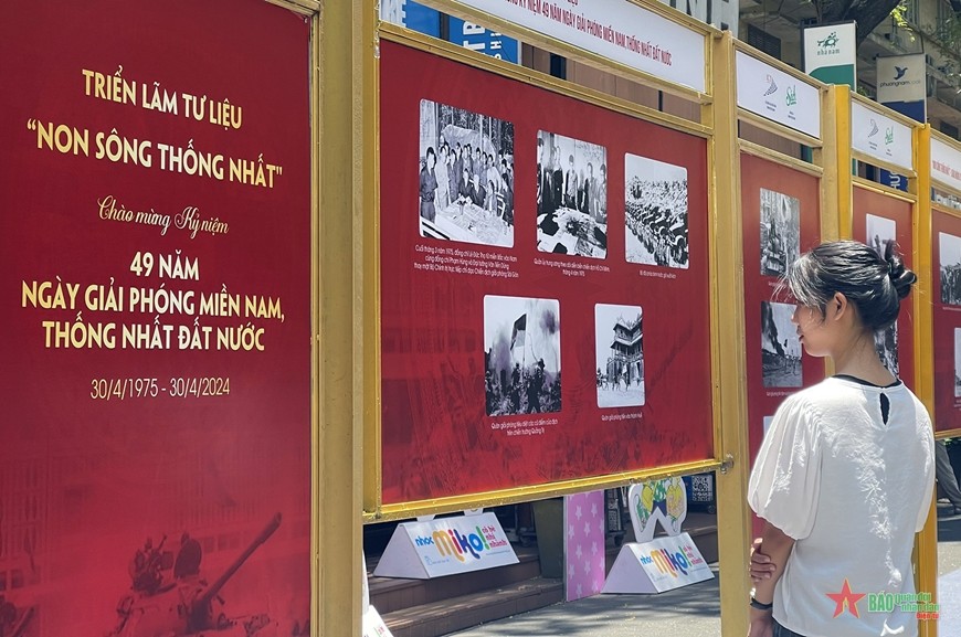 Triển lãm mỹ thuật kỷ niệm 50 năm Ngày đất nước thống nhất tại Hà Nội