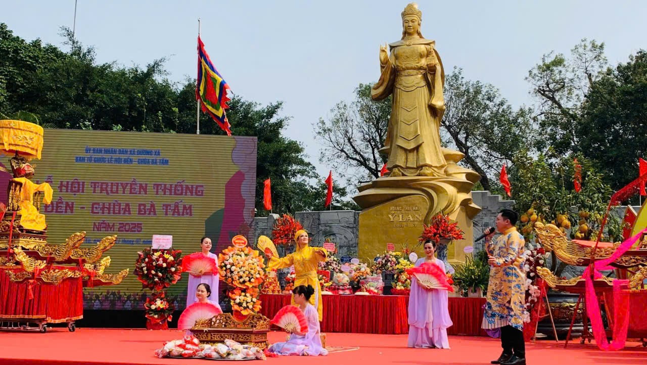 (Huyện Gia Lâm) Nô nức khai mạc lễ hội đền - chùa Bà Tấm năm 2025 (Huyện Gia Lâm) Nô nức khai mạc lễ hội đền - chùa Bà Tấm năm 2025