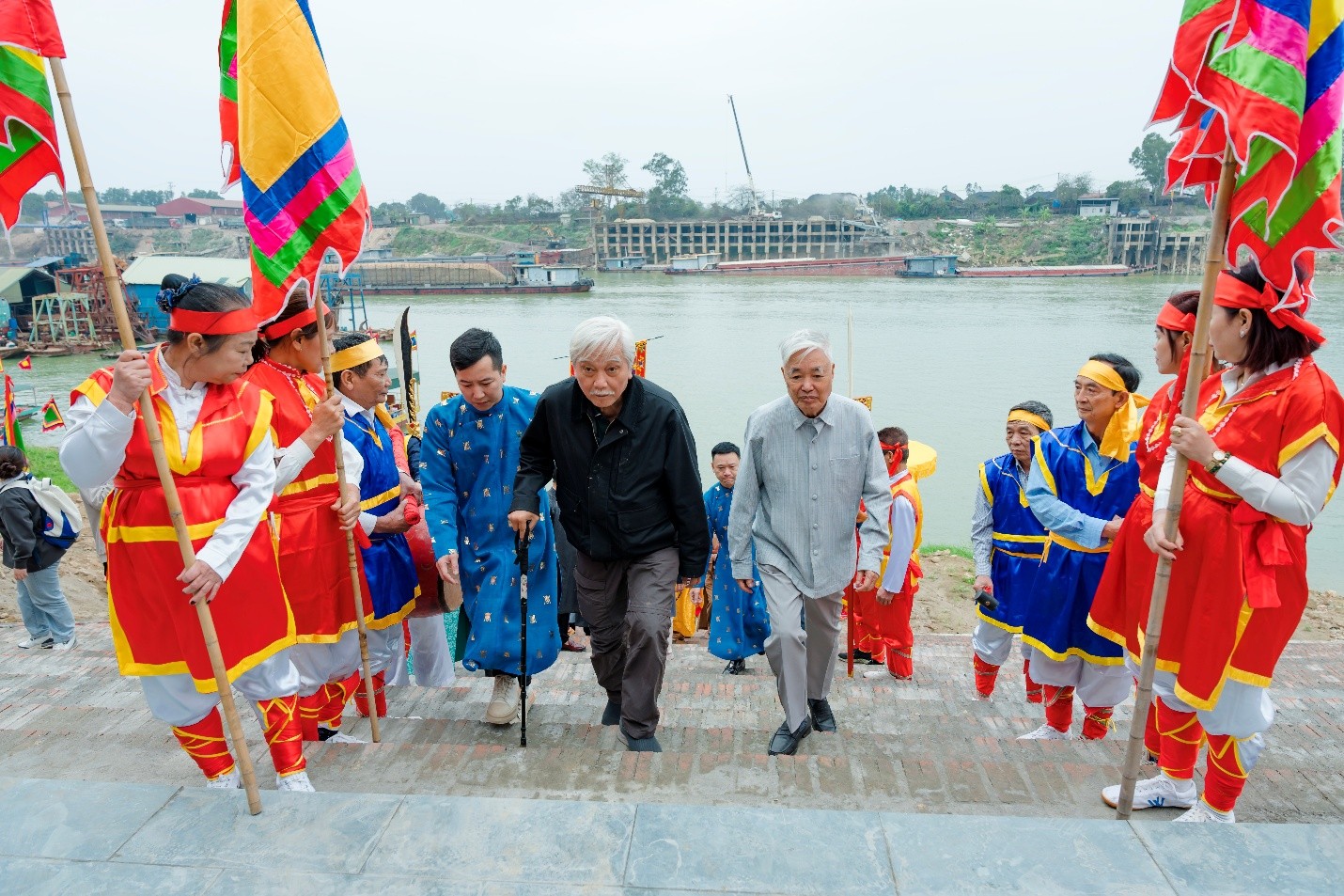 Linh thiêng nghi lễ rước nước Bạch Hạc