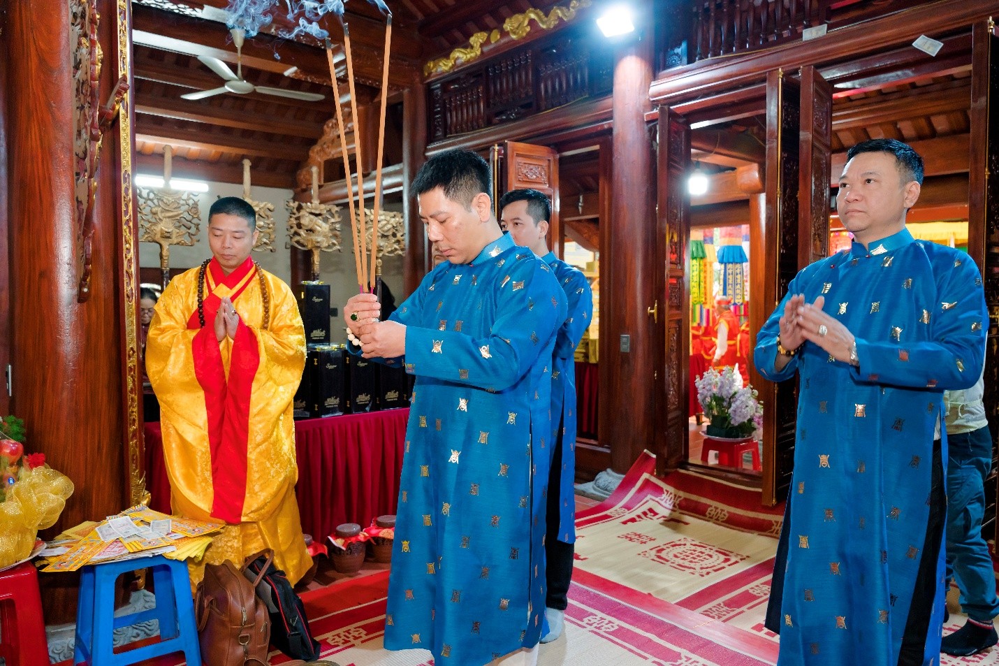 Linh thiêng nghi lễ rước nước Bạch Hạc