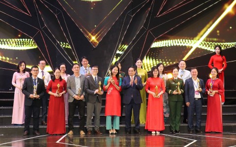 thu tuong pham minh chinh truyen hinh la nhip dap cua trai tim tieng noi cua thoi dai