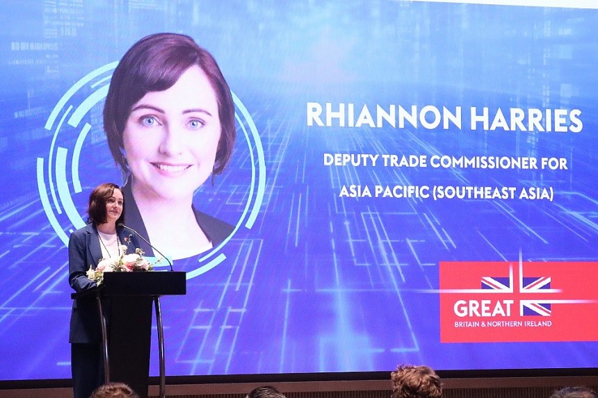 Bà Rhiannon Harries - Phó Cao ủy Thương mại khu vực châu Á - Thái Bình Dương (phụ trách Đông Nam Á) Bà Rhiannon Harries - Phó Cao ủy Thương mại khu vực châu Á - Thái Bình Dương (phụ trách Đông Nam Á)