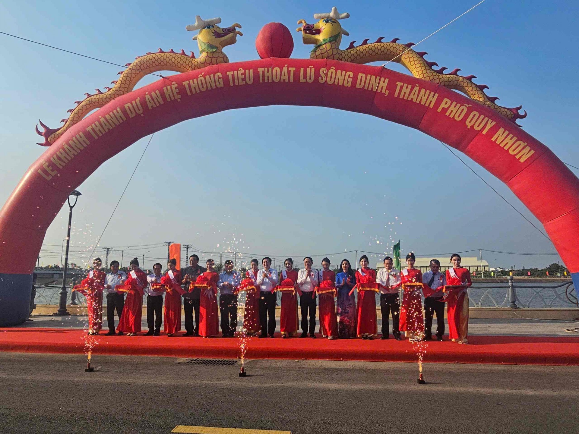 Bình Định có một đô thị ven sông Dinh lung linh in bóng nước