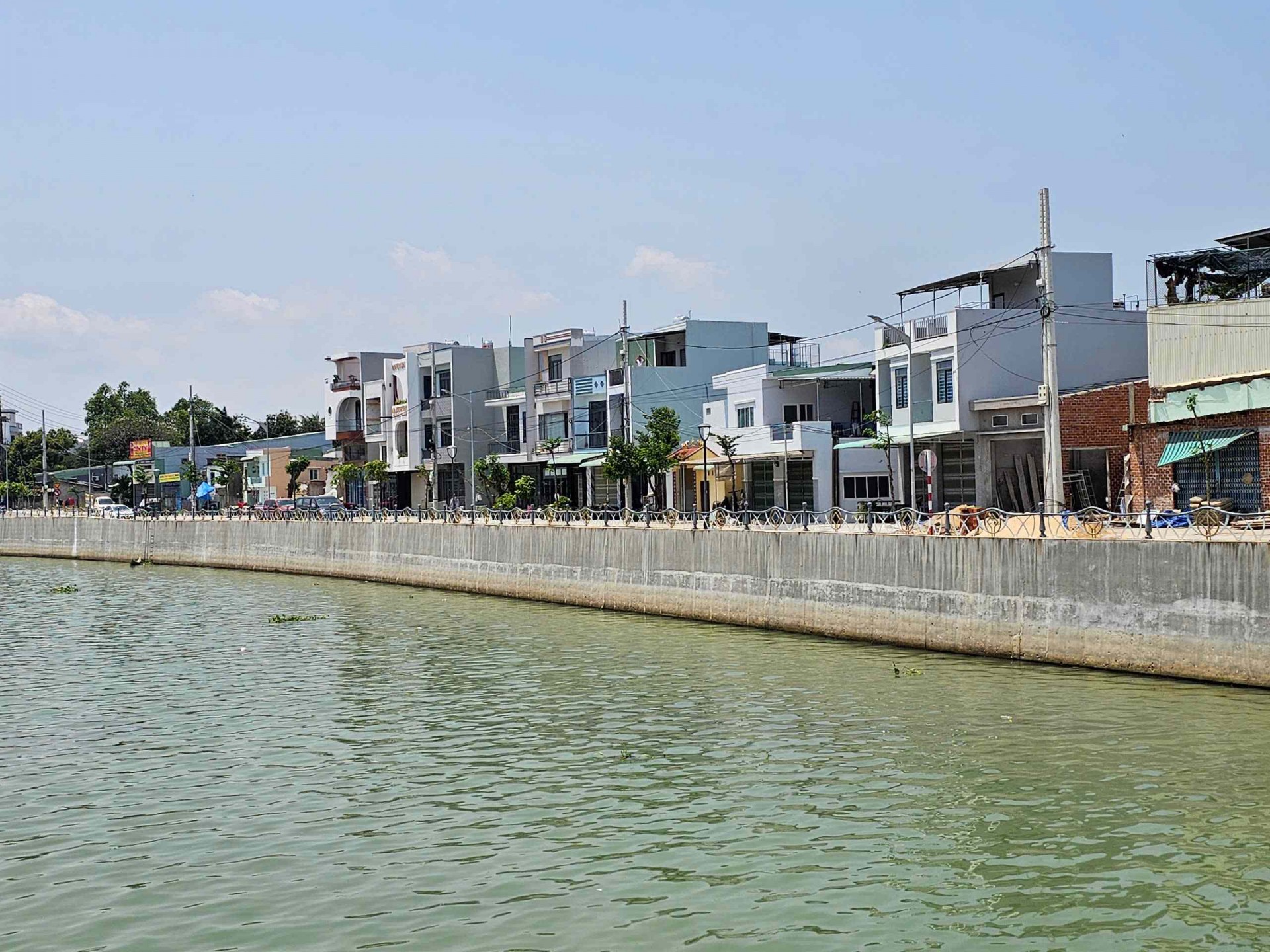 Bình Định có một đô thị ven sông Dinh lung linh in bóng nước