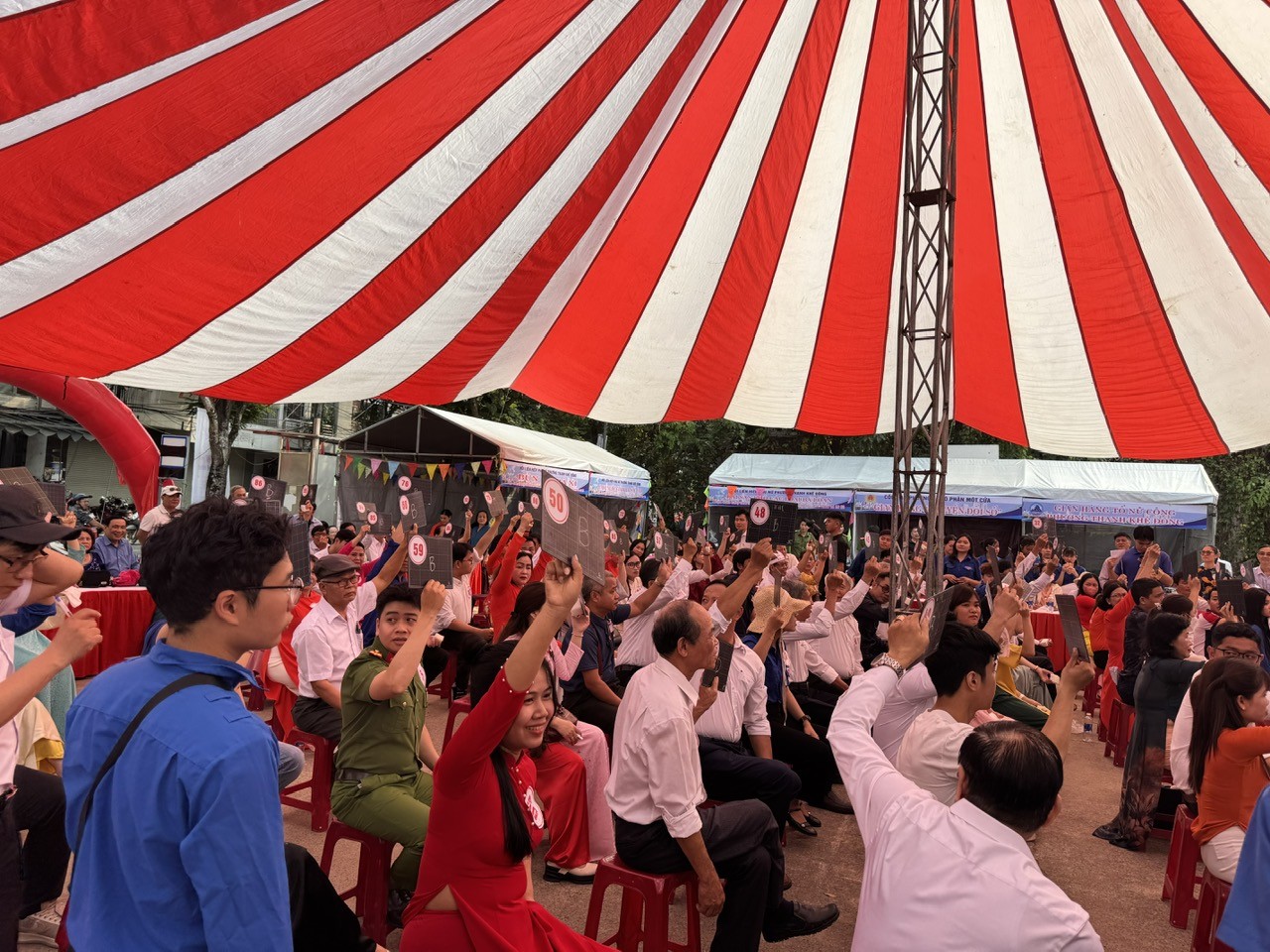 Thanh Khê (Đà Nẵng): Phường Thanh Khê Đông ổn định kinh tế, đảm bảo xây dựng cơ bản, tưng bừng “Ngày Hội tháng Ba” Thanh Khê (Đà Nẵng): Phường Thanh Khê Đông ổn định kinh tế, đảm bảo xây dựng cơ bản, tưng bừng “Ngày Hội tháng Ba”