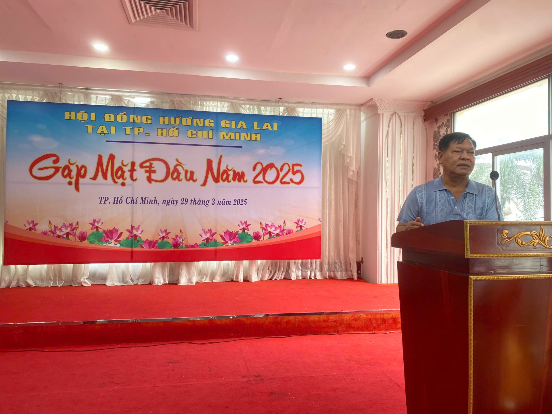 Ông Ksor Nham - nguyên Phó bí thư tỉnh ủy, Chủ tịch Hội đồng nhân dân tỉnh Gia Lai phát biểu tại buổi gặp mặt Ông Ksor Nham - nguyên Phó bí thư tỉnh ủy, Chủ tịch Hội đồng nhân dân tỉnh Gia Lai phát biểu tại buổi gặp mặt