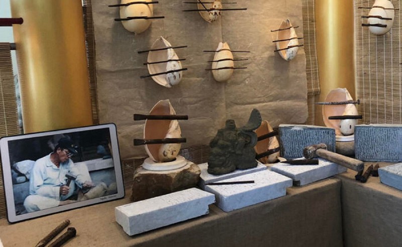 Bảo tàng Ký ức điêu khắc đá mỹ nghệ Non Nước - Ngũ Hành Sơn lưu giữ hàng trăm di vật, dụng cụ cho những phương thức chế tác thủ công.