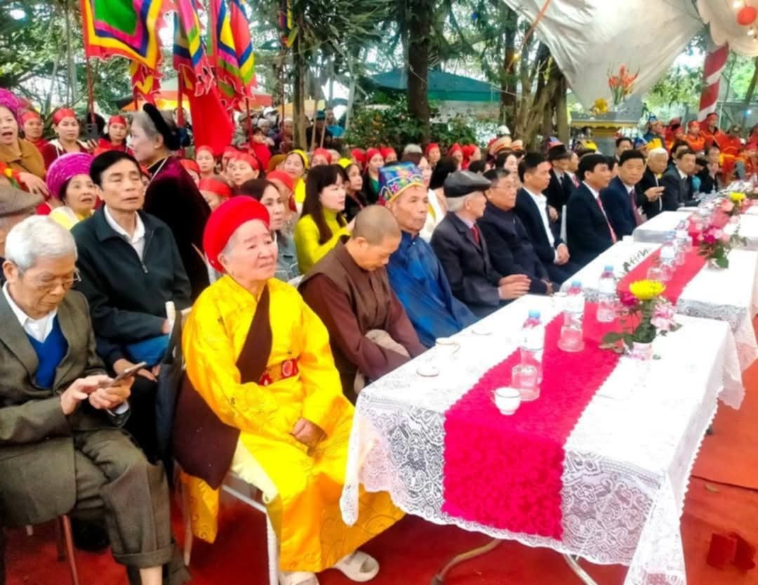 Xã Quảng Châu, TP Hưng Yên tổ chức lễ hội truyền thống Đền thờ Hoàng Bà Xã Quảng Châu, TP Hưng Yên tổ chức lễ hội truyền thống Đền thờ Hoàng Bà