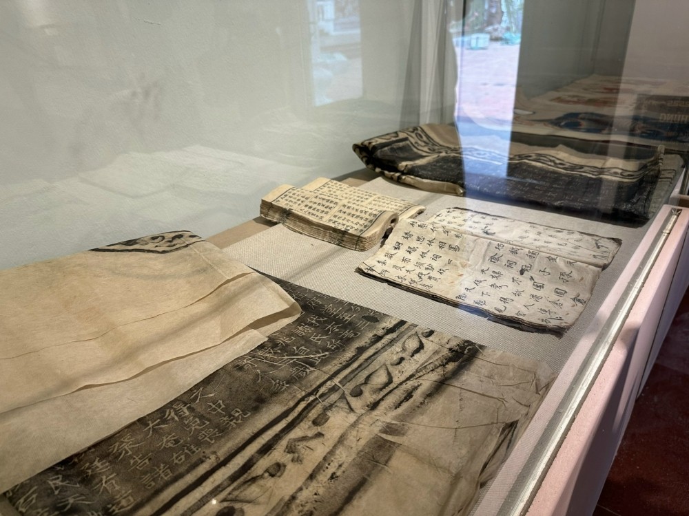 Những hiện vật lịch sử được trưng bày