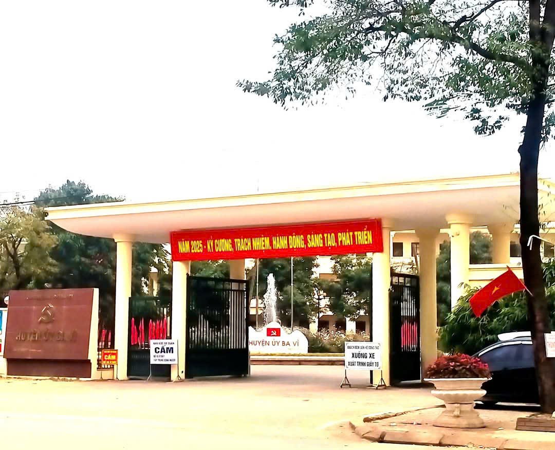 Trụ sở Huyện ủy Ba Vì, nơi làm việc của Hội CCB huyện Ba Vì Trụ sở Huyện ủy Ba Vì, nơi làm việc của Hội CCB huyện Ba Vì