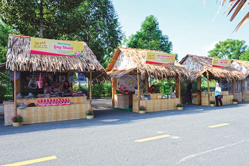 Khăn rằn Long Khánh: Vẻ đẹp mộc mạc, đậm đà văn hóa Nam Bộ Khăn rằn Long Khánh: Vẻ đẹp mộc mạc, đậm đà văn hóa Nam Bộ