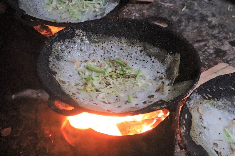 Bánh khoái chợ Ngò - Món ngon vùng biển Nghệ An