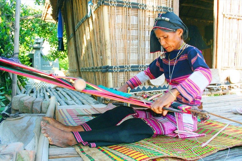 Những yếu tố sống còn của làng nghề