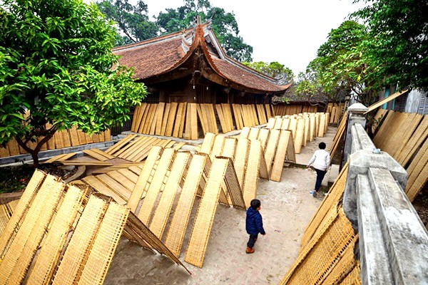 Làng nghề bánh đa Thổ Hà, Việt Yên, Bắc Giang.