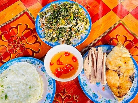 Bánh khoái chợ Ngò - Món ngon vùng biển Nghệ An